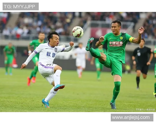 足球直擂:解析赛场风云与球员心态的精彩对决与战术博弈 足球直擂:解析赛场风云与球员心态的精彩对决与战术博弈